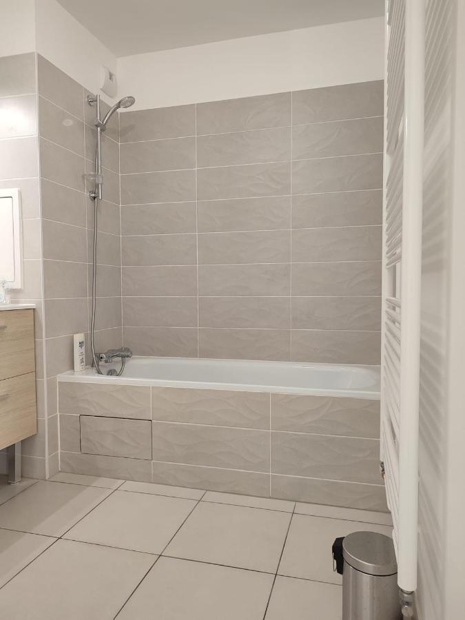 Privee Dans Un Nouvel Partage Pres De Paris Avec Parking Gratuit Apartment *