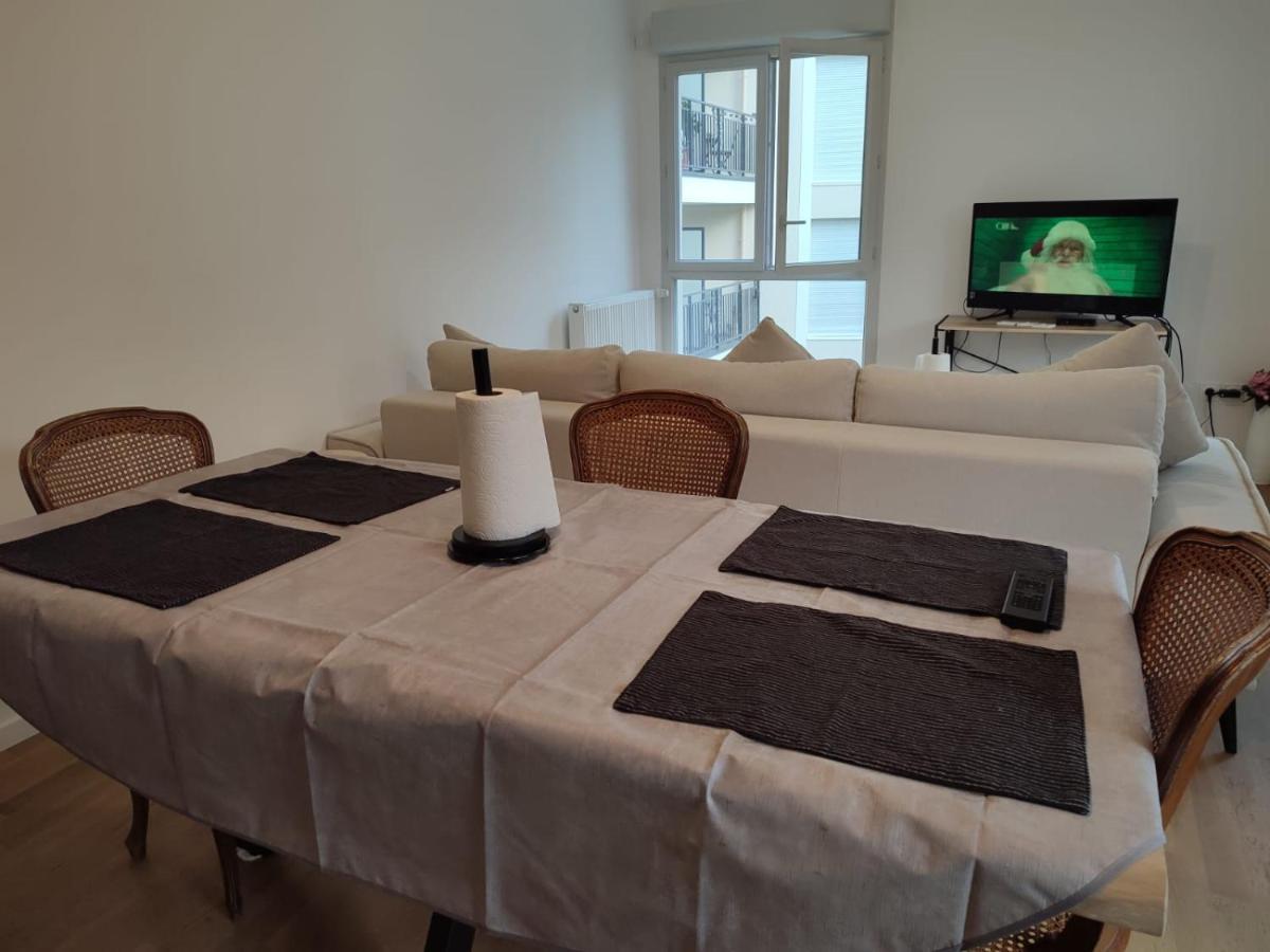 Privee Dans Un Nouvel Partage Pres De Paris Avec Parking Gratuit Appartement *